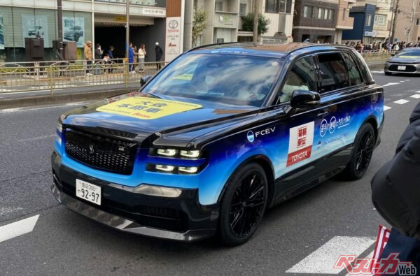 世界に一台しかない「センチュリーFCEV」。フロントスポイラーがカッコよすぎ！