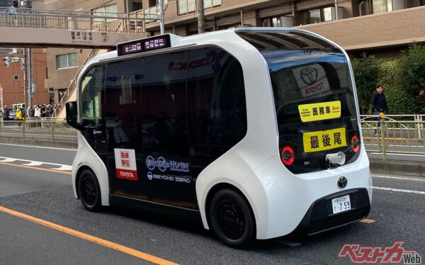 「最後尾車」の役割も務めたeパレット。ご苦労様でした(画像は往路で撮影)