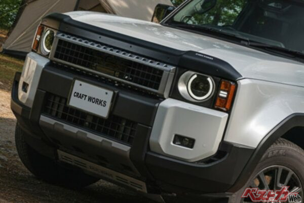 隣のランクル250と差を付けたい!!　フロントマスクを引き締めるまさかのカスタムパーツ「虫よけ」とは!?