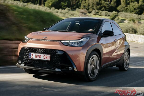 2022年に登場した3代目アイゴ。クロスオーバーモデルとなり名前も「アイゴX（クロス）」に