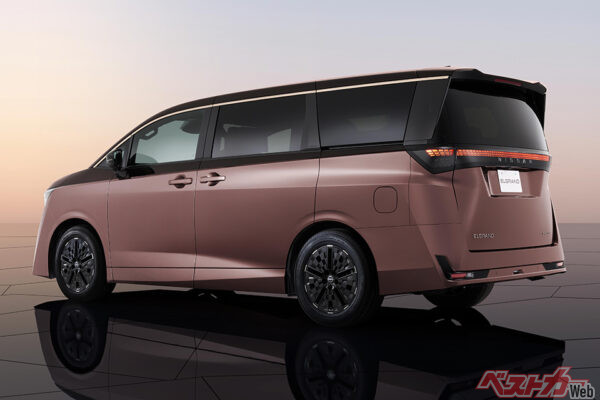 プラットフォームを刷新し、第3世代のe-POWERと進化したe-4ORCEを搭載しているというから渡辺氏の評価にも納得だ