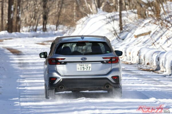これくらいの雪道でも安全に走れる