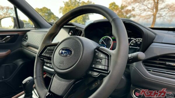 ステアリングヒーターは上部が温まらない。ふとした時にここだけ冷たいのは不快……