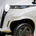 なんかモビルスーツみたい顔してるじゃないか!?　オートバックスが小型3輪EVを東京オートサロン2026に出展!!