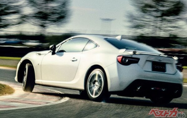 ボケ防止にピッタリ！　50代以上のおじさんにお薦めの「肩肘張らないで乗れるMT車」