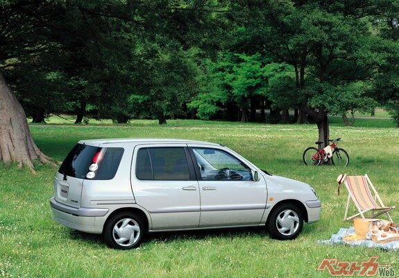 初代ラウムは1535mmとほぼ全ての立体駐車場へ収まるサイズ感