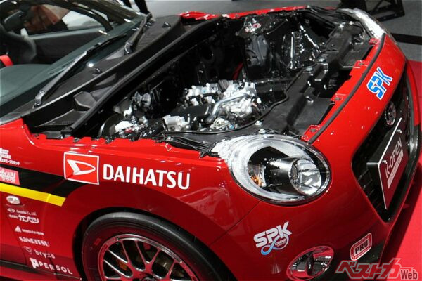 たった2か月で激進化!!　市販版の骨格決定？　FRコペンがエンジン搭載位置もホイールベースも変えて東京オートサロン2026に再出品!!!