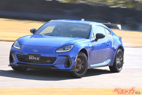 ZF製ダンパーとブレンボブレーキによってボディの姿勢制御がとてもしやすい