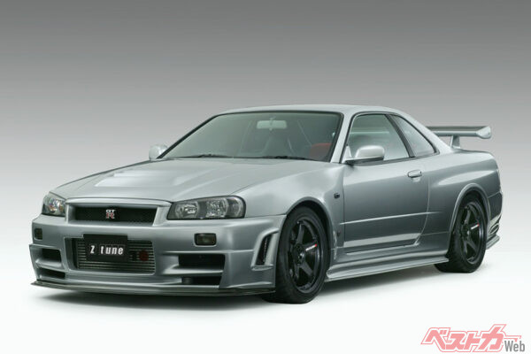 日産 スカイライン R34 GT-R NISMO Zチューン（2005年）。車両全体にわたってレーシングカーの技術が投入されている。排気量は2.6Lから2.8Lにボアアップ