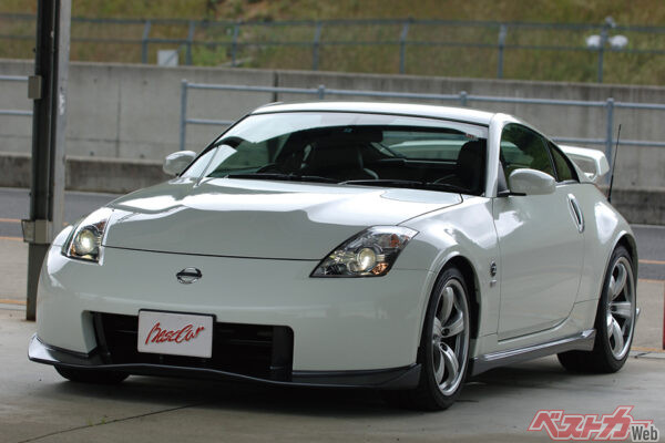 日産 フェアレディZ NISMOタイプ380RS（2007年）。単に速いだけでなくレース車両の技術と耐久性を公道で享受できるという点で、NISMOの技術哲学を体現