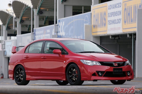 ホンダ シビックMUGEN RR（2007年〜）。300台の限定台数は発売直後に完売となった
