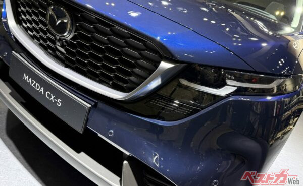 新型CX-5の内装2種類あった!!　最上級グレードじゃなくても十分!!　物理ボタン廃止でもらしさ全開