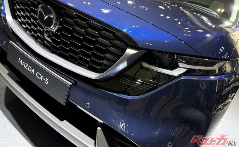 新型CX-5の内装2種類あった!!　最上級グレードじゃなくても十分!!　物理ボタン廃止でもらしさ全開