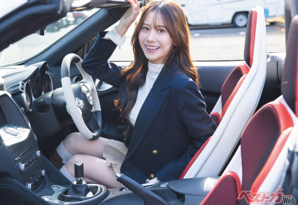 笑顔がめちゃかわいい！ 「グラドル界一の黄金比ボディ」名取くるみが絶対譲れなかった愛車の条件とは？