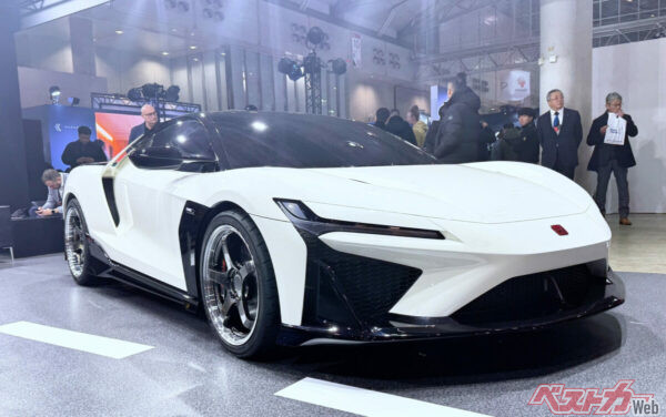 NSXトリビュートbyイタルデザインのフロントスタイル