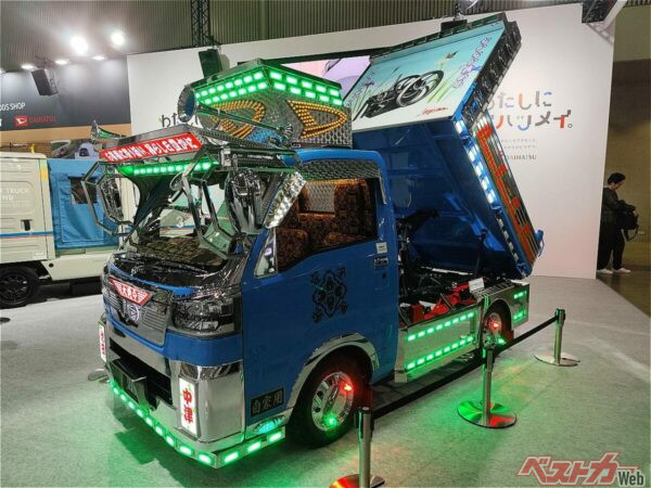 ハイゼットトラックPTOダンプ大発命。うおおおまさにデコトラ！