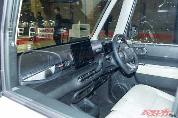 ラッコの内装を激写! 軽自動車としては十分な雰囲気だ