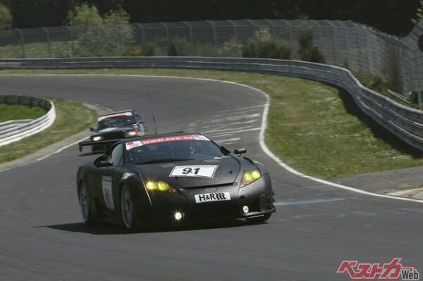 2008年にニュルブルクリンクを走るLFAのプロトタイプ。当時はLF-Aだった