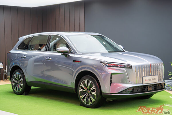 中国の高級ブランド紅旗は大型SUVのHS6 PHEVを出展