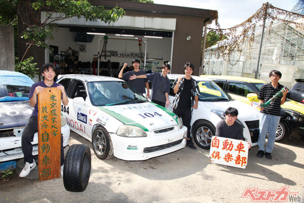 東京農業大学自動車部のみなさん。農大魂を胸に戦う仲間たちだ