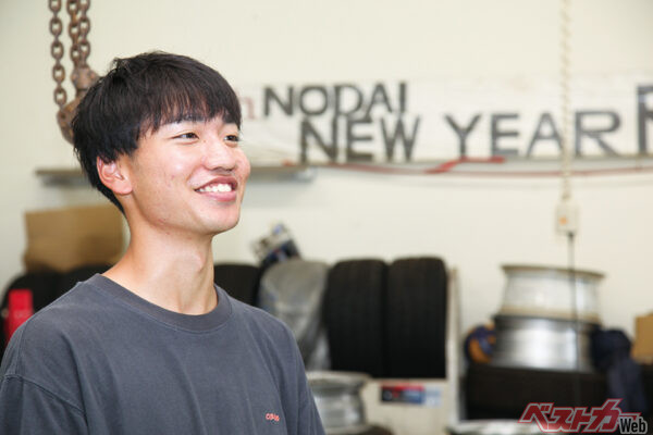 父親の影響でクルマを好きになったという主将の齋藤さん。大学でモータースポーツができることに魅力を感じ、入部を決めたそう。一番好きな競技は唯一のレース形式である軽耐久