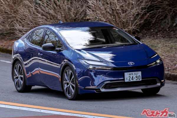 ハイブリッド車の低速走行時の音は静かすぎて、歩行者は後ろから来ても気付かない場合も多い