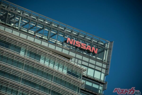 2011年以降の日産は、国内販売順位を急落させた。登録車ではホンダに敵わず、軽自動車ではスズキ、ダイハツに大きく離される