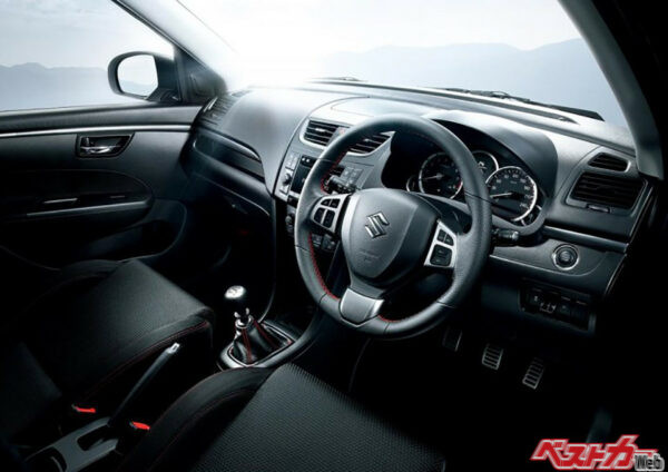 1.6LNA＋MTを運転する楽しさが味わえる3代目スイフトスポーツ