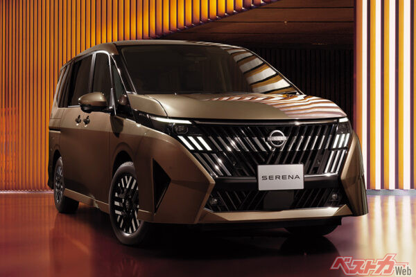 登場から3年を経て初のマイナーチェンジを受けた日産 セレナ。写真は特徴的なフロントグリルを与えられた最上級グレードのLUXION（ルキシオン）