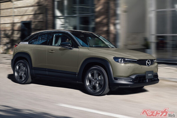 真っすぐ走るだけでも、運転とは難しいと同時に楽しいものだと実感できる