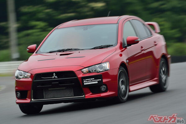 2007年登場の三菱 ランサーエボリューションX。中古車相場：約160万～940万円