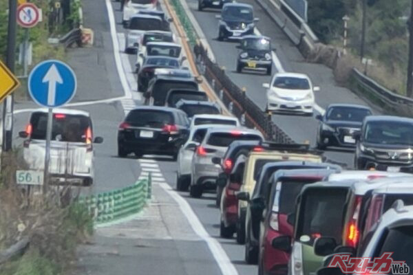 迷えるドライバー必見！　運転中の“どっちどっち”問題をスッキリ解決