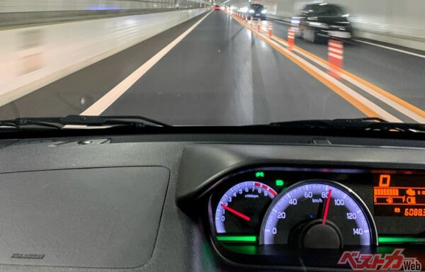 迷えるドライバー必見！　運転中の“どっちどっち”問題をスッキリ解決