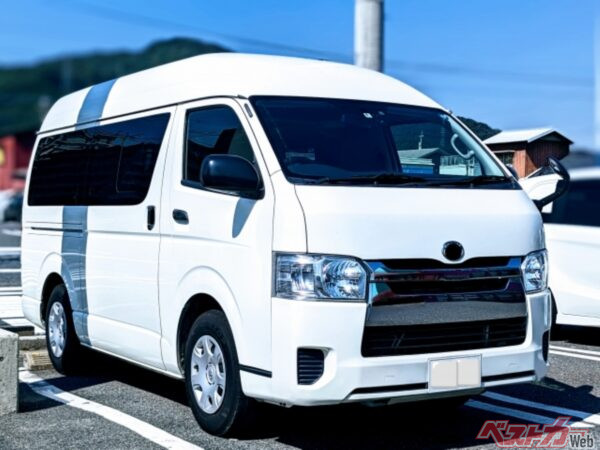 大人数でレンタカーを利用する際、荷物が多い場合などはクルマを2台に分けたり、より大きい車を利用することをおすすめします