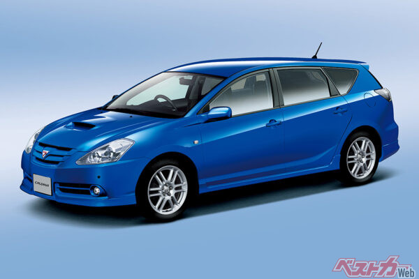 2002年登場のトヨタ カルディナGT-FOUR(3代目)。260psの2Lターボを搭載。2005年にマイナーチェンジを実施