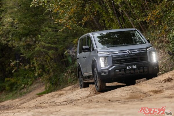 内外装の変更やアップデートはもちろん、新しくなった4つの走行モードは三菱のDNAをしっかり継いでいる