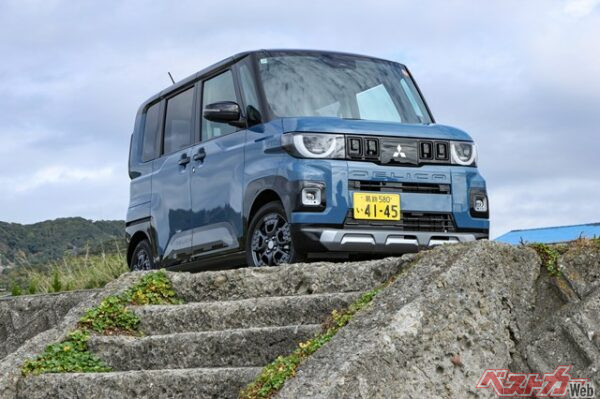 デリカD:5といえば無骨で趣味性の高いクルマと認識されがちであったが、デリカミニの登場から新たなユーザーの獲得にも成功。デリカミニ自身はもちろんデリ丸。の人気も追い風に