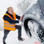 何度でもいう!! 「ちょっといいだろ」が大渋滞の元!!　夏タイヤで雪道を走るのは反則金付きの違反だぜ!!
