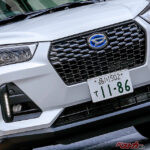「この価格でSUV!?」と驚く一台！　28.0km/Lのe-SMART＆970kgの軽量ボディが武器！　ダイハツ「ロッキー」が”ちょうどいいSUV”な理由