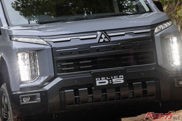 ドアの重厚感スゴ!!　グリルの色種類あんの!?　開発責任者が語る新型デリカD:5への思い!!