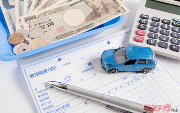 「カローラってこんなに高かった!?」 43万円→227万円に急上昇！　ハイブリッド一本化＆安全装備義務化が招いた価格高騰の背景とは