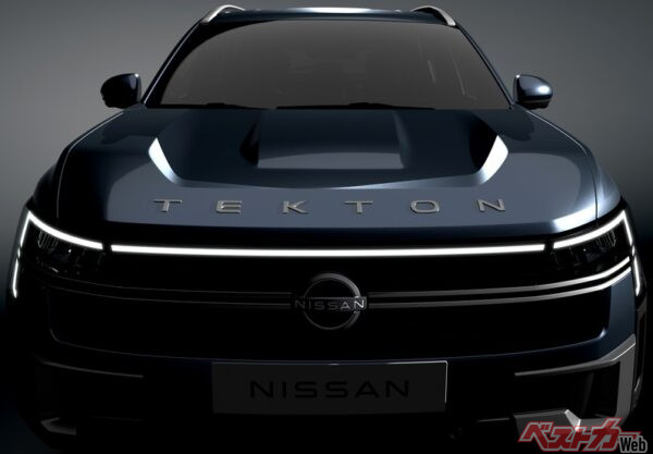 テクトンのフロントビュー。インド市場におけるCセグメントの拡大を睨み、複数のモデルを投入するところに日産の本気度が表れている