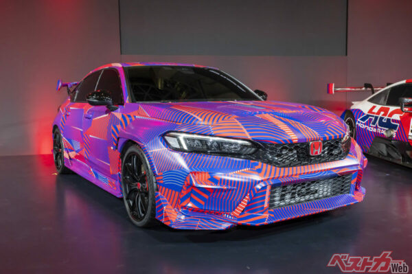 カモフラージュカラーでの登場「シビックタイプR HRCコンセプト」