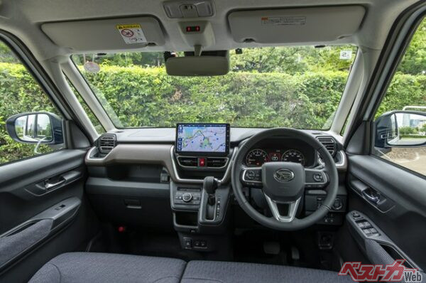 ムーヴ RSの内装。各種オプションや税金などを含めて200万円台となる