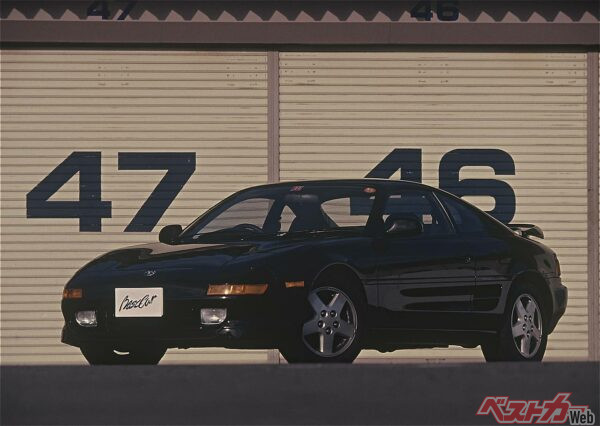 型式名SW20を名乗った2代目MR2。デビュー当初はパワーアップにシャシーが追い付かなかった