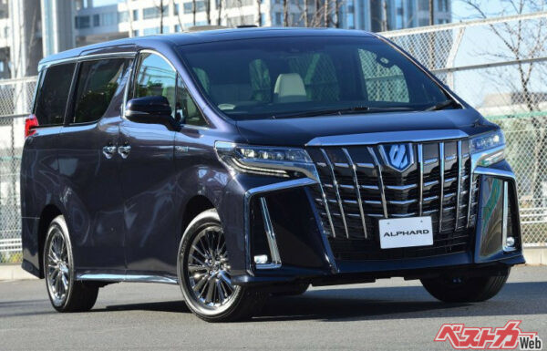 30系アルファードは『進撃の巨人』？