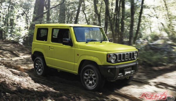 消費税込みで200万円をそもそも超えている車両もあるが、オプションなどをつければ100万円台の軽自動車も200万円を超えてしまうことも。画像はスズキ ジムニー