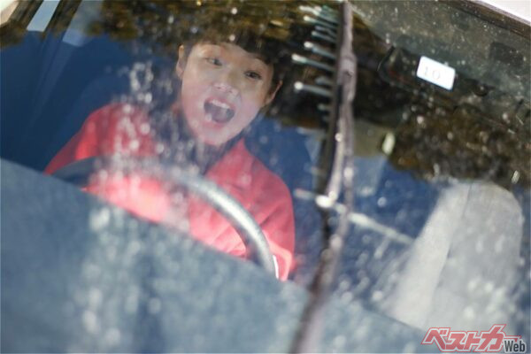 水で薄めてない？ 凍って窓がふけないぞ！ 極寒期はウォッシャー液の濃度をチェックせよ!!