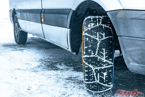 スタッドレスタイヤでは通用しない!?　知らないと損するチェーン規制の落とし穴