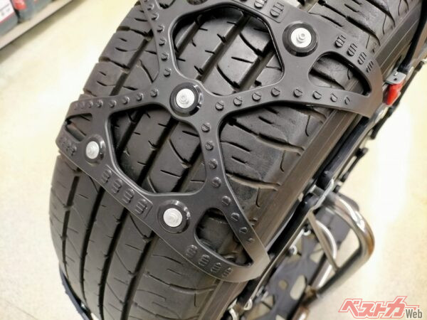 スタッドレスでは通用しない!?　知らないと損するチェーン規制の落とし穴